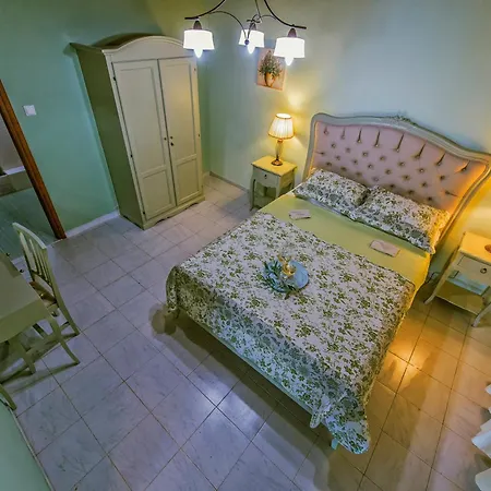 Pounda Paou Πανσιόν